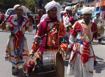 Tradition Flok Dance Cholia 