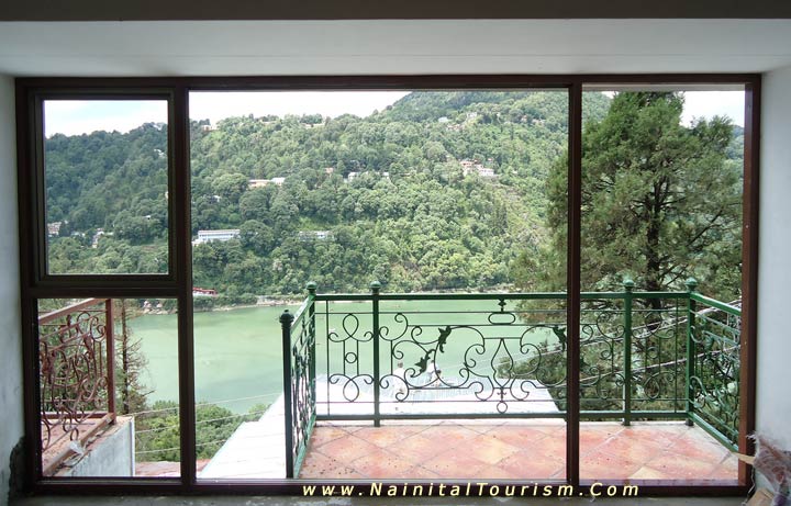 Old Groove Nainital - VIEW FROM A BED ROOM